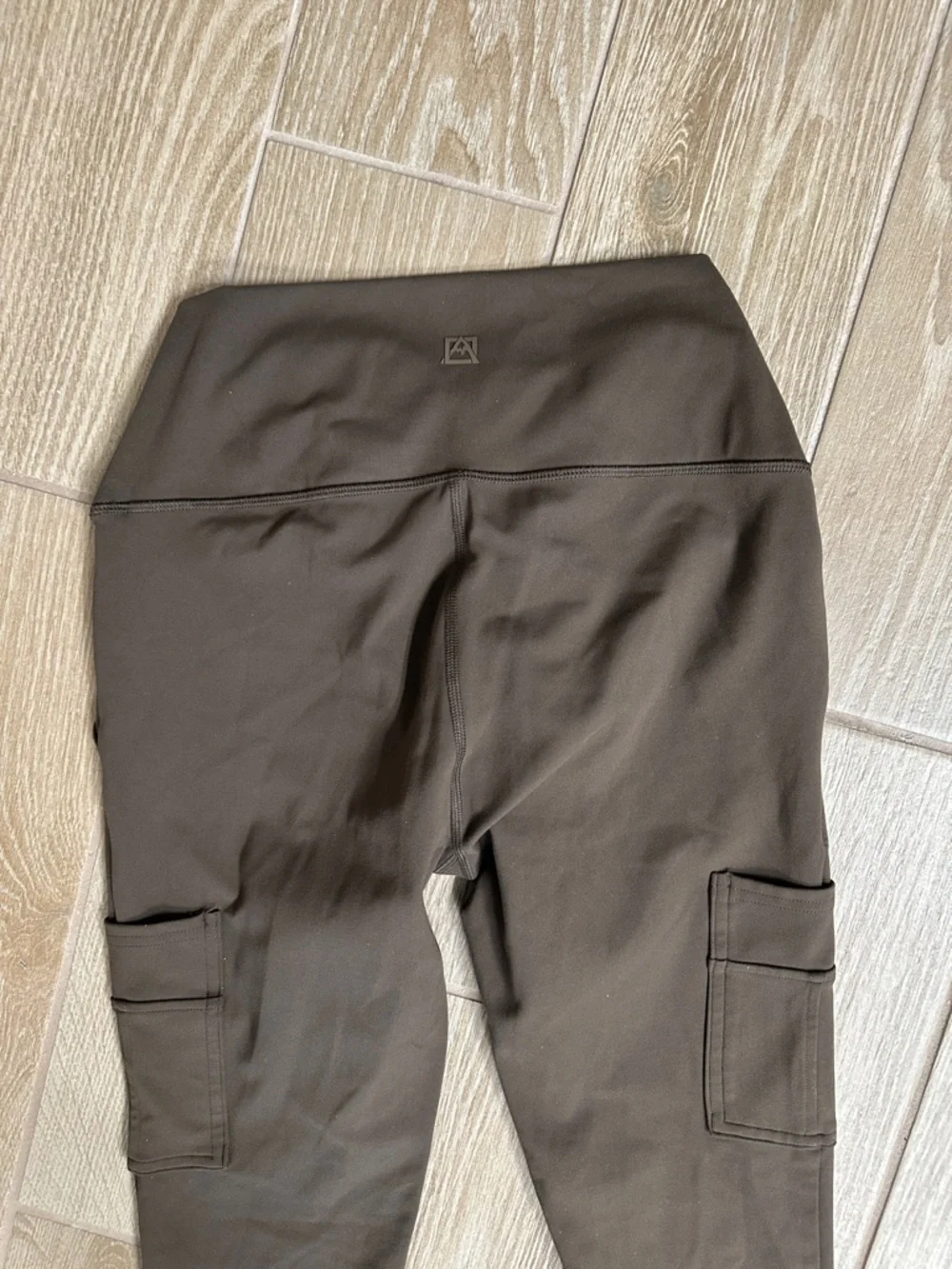 Avalanche High-Waist Brown Leggings